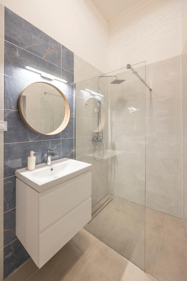 Luxurious Central Grand Home W/ 3Bedrm 2Bathrm Budapest Ngoại thất bức ảnh