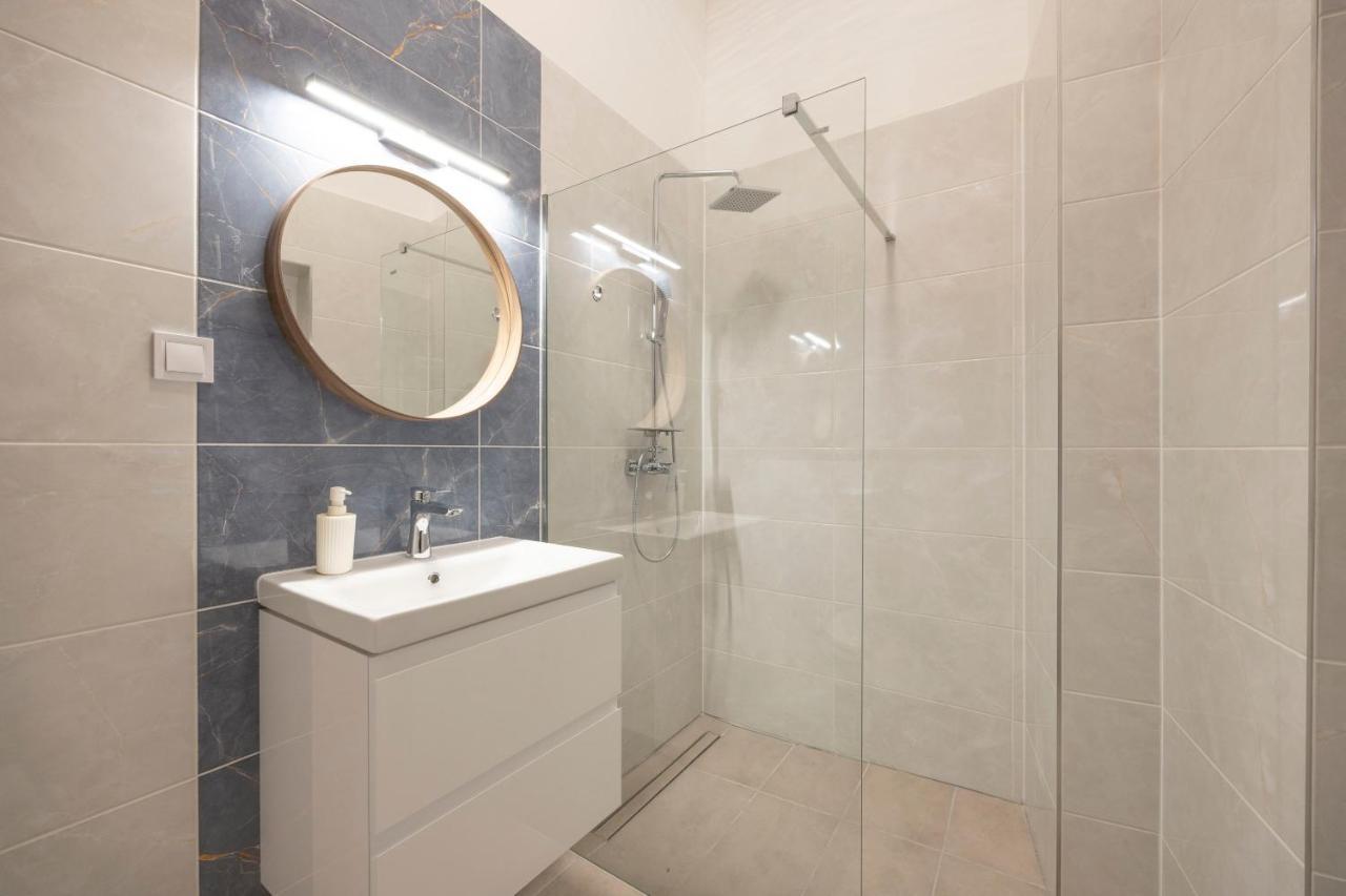 Luxurious Central Grand Home W/ 3Bedrm 2Bathrm Budapest Ngoại thất bức ảnh